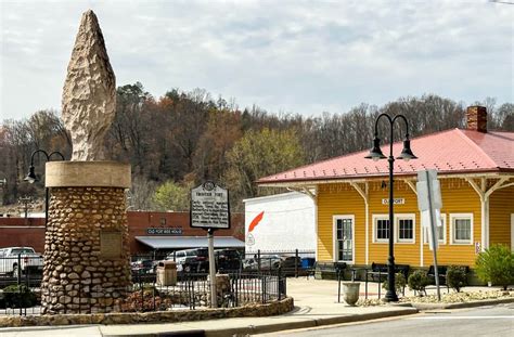 8 Great Things to Do in Old Fort NC + Breweries, Events 2024