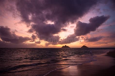 Sunrise at Lanikai Beach, Hawaii Stock Photo - Image of oahu, lanikai ...