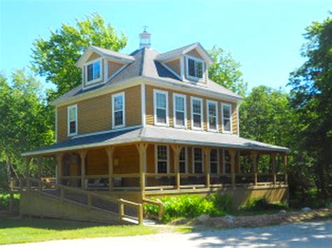 Cabin near Pictured Rocks, Michigan