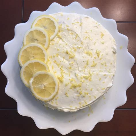 [Homemade] Lemon Cake with Cream Cheese Frosting and Lemon Glaze : food