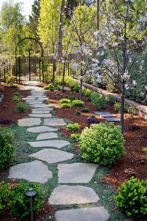 Plants for Stepping Stone Paths - Terra Ferma Landscapes | Walkway ...