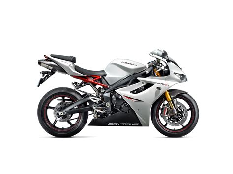 TRIUMPH Daytona 675R (2010-2011) Specs, Performance & Photos - autoevolution