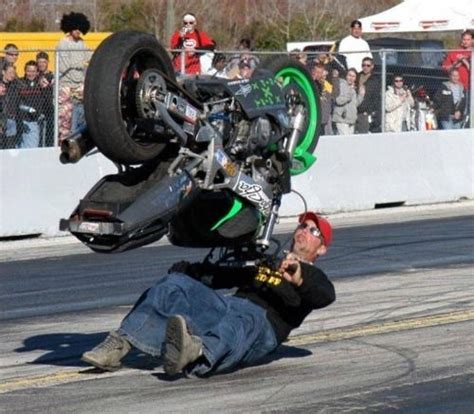 Amazing Pics 2 You: Five Unbelievable Funny Accidents