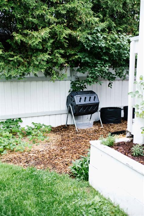 How to Compost with a Compost Tumbler (Tips for Beginners) - The Rooted Farmhouse | Gardening ...