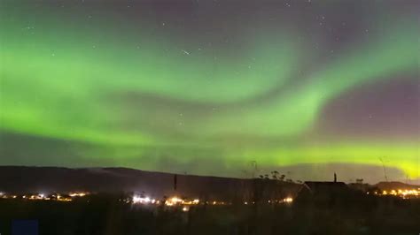 Northern lights dance across Norwegian sky in stunning timelapse video