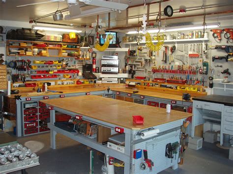 Nice piping | Garage workshop layout, Garage work bench, Garage workshop