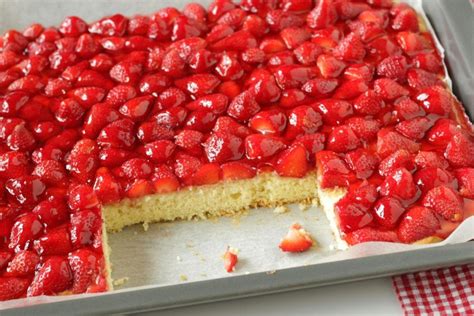 Strawberry Sponge Cake, Strawberry Tart, Raspberry, Bundt Cakes Recipes, Food Cakes, Dessert ...