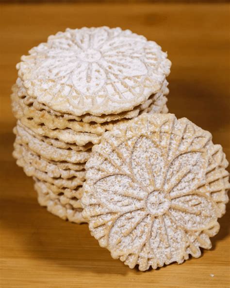 Italian Pizzelle Cookies - It Is a Keeper