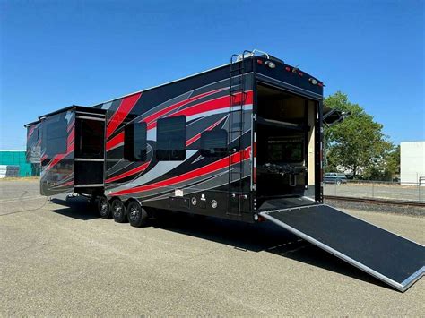 2014 Dutchmen Voltage V3818 Toy Hauler w/ 18 Ft Garage CLEAN TITLE - True RV True RV