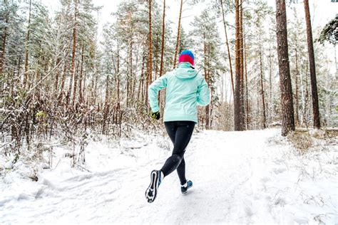 11 Cold Weather Running Tips and Hacks for Beginners