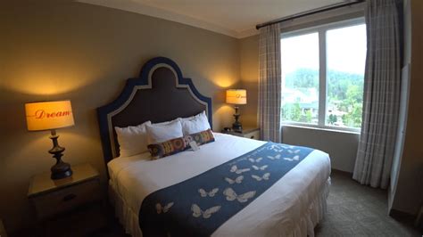 Dollywood DreamMore Resort - Room Tour: King Bed with Bunk Beds. - YouTube