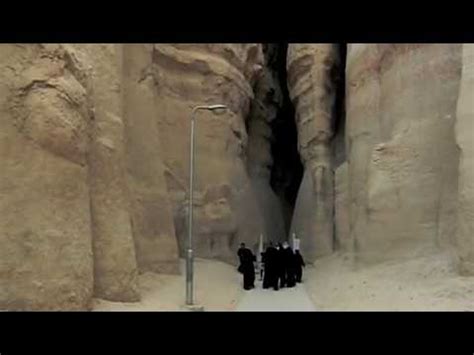 Al Hofuf caves - YouTube