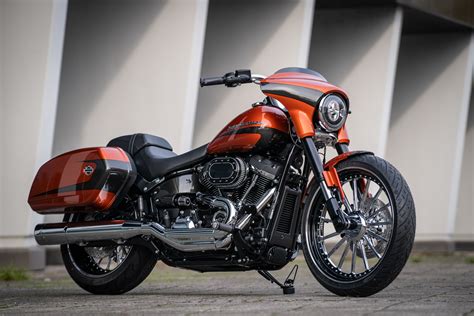 Thunderbike De Luxe • Harley-Davidson FLSB Sport Glide Customized