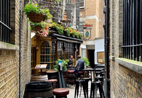 15 Best Pubs In London | Places To Eat & Drink