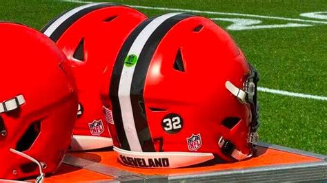 Cleveland Browns Adding Memorial Helmet Decal for Jim Brown | Uni Watch