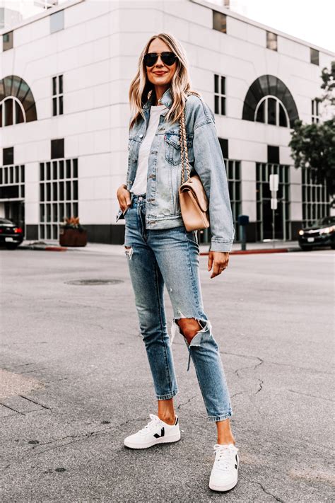 Denim on Denim Outfit in Levi's 501 Ripped Skinny Jeans + Veja Sneakers ...