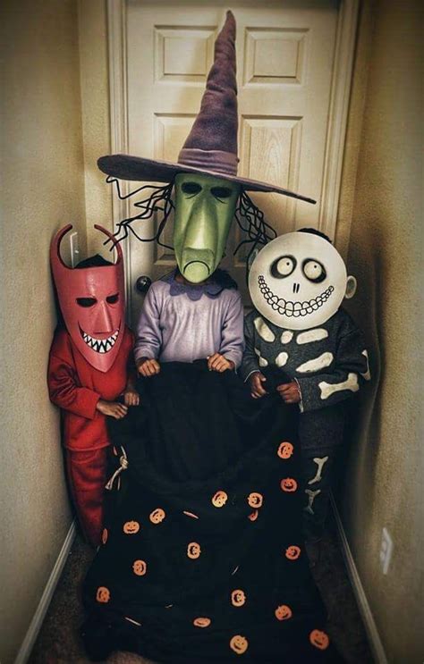 25 Insanely Creative Halloween Costumes Inspired By Your Favorite Things » EcstasyCoffee