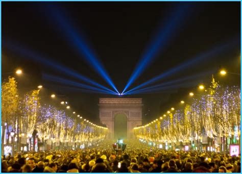 Paris Vacation Packages - TravelsMaps.Com