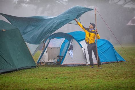 How To Stay Dry While Camping and Backpacking in Wet Weather