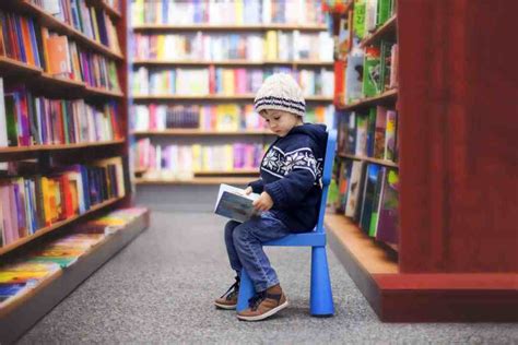 get kids reading in the bookstore - Made In A Pinch