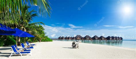 Premium Photo | Tropical beach in maldives