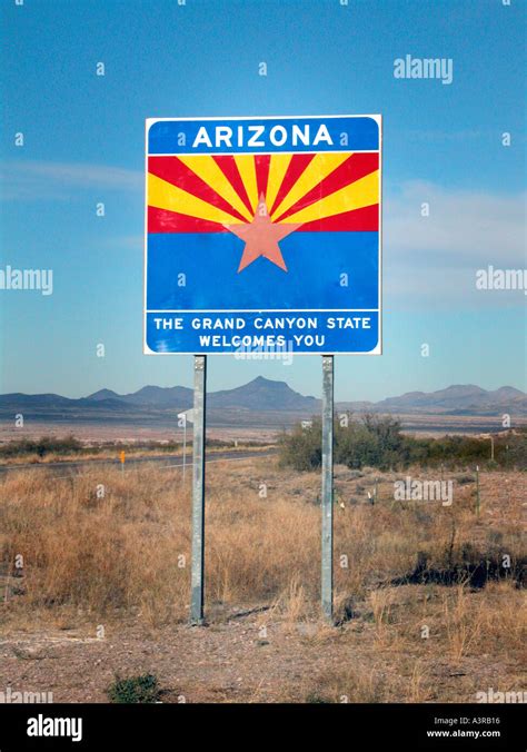 Welcome to Arizona highway sign in USA Stock Photo - Alamy