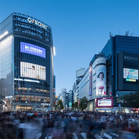 Shibuya Crossing - Asia, Japan - Momentary Awe | Travel photography blog