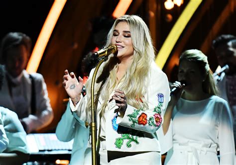 Kesha Grammys: Sony Music Deletes Awkward 'Praying' Tweet | Fortune