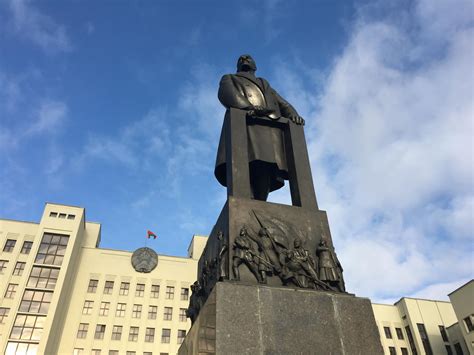 Lenin Statue | Complete City Guides Travel Blog