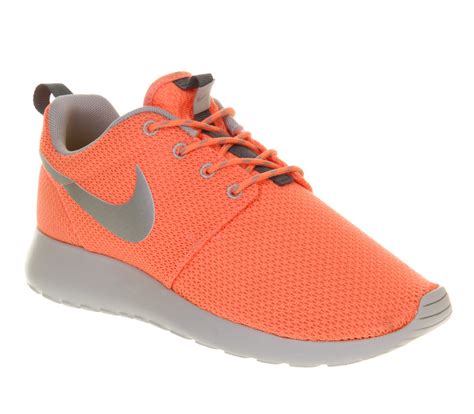 Nike Roshe Run in Pink for Men | Lyst