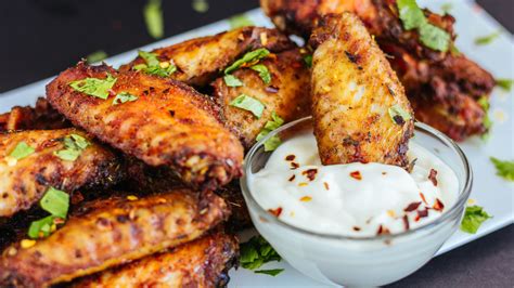 Chicken Wing Flats Versus Drums: Which Is Best For Dipping?