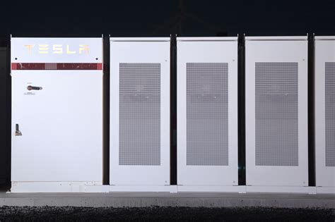 Tesla Project to Install Another Giant Battery in Australia - Bloomberg