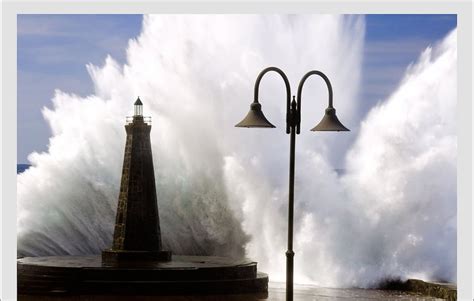 Email Forwards Fun!: Incredible Storm Pictures of Lighthouses