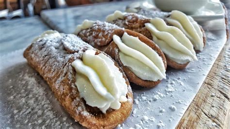 10 Best Authentic & Traditional Italian Desserts - International ...