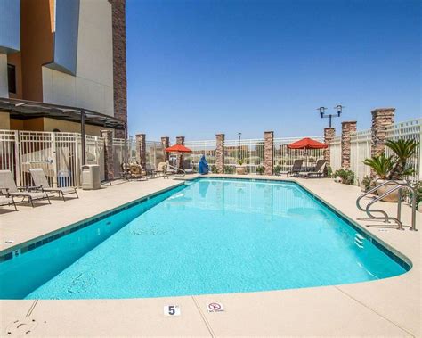 Comfort Suites Glendale, AZ - See Discounts