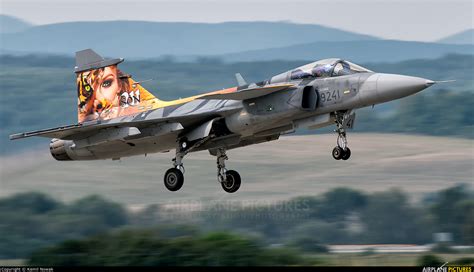 9241 - Czech - Air Force SAAB JAS 39C Gripen at Sliač | Photo ID 1110666 | Airplane-Pictures.net