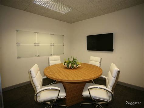 Small Conference Room in Riverside on 4th Floor | Rent this location on Giggster