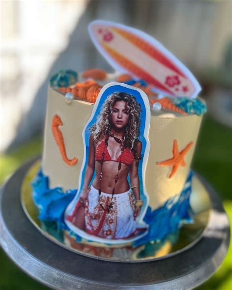 Shakira Cake | Shakira birthday, Shakira, Shaki