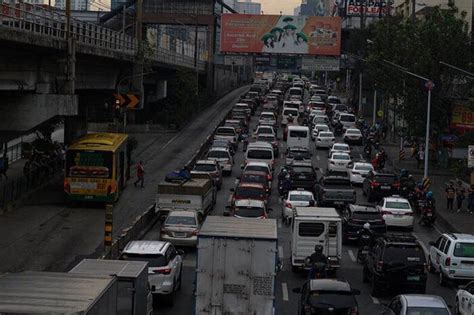 MMDA sees 20% spike in EDSA traffic | Philstar.com