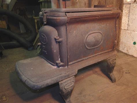 VINTAGE CAST IRON "R J 27 BOX" WOOD BURNING STOVE | #1799468601