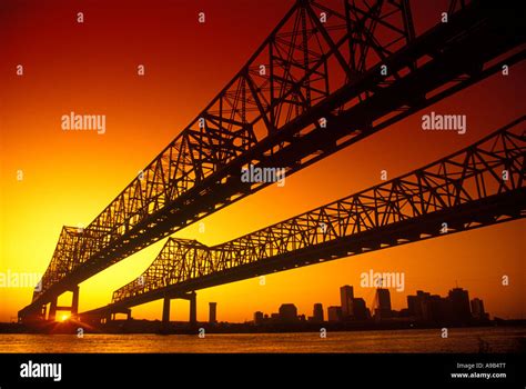 New orleans skyline silhouette hi-res stock photography and images - Alamy