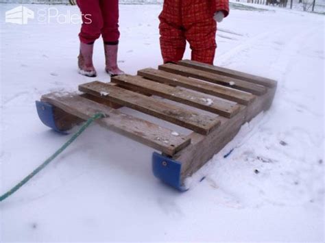 8 Terrific Pallet Sleds You Can Make Quickly! • 1001 Pallets | Pallet diy, Wood pallet projects ...