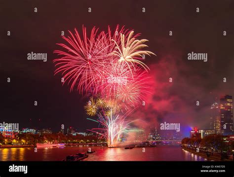 Tower bridge london night fireworks hi-res stock photography and images ...