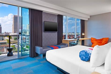 Hotel Rooms & Amenities | Aloft Oklahoma City Downtown - Bricktown