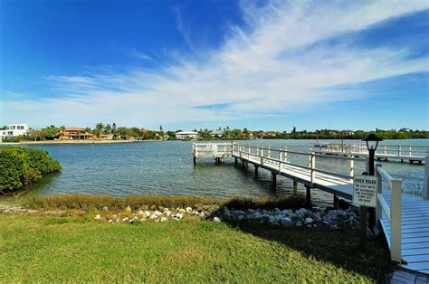 Bay Oaks Siesta Key : Condos for Sale Near Sarasota