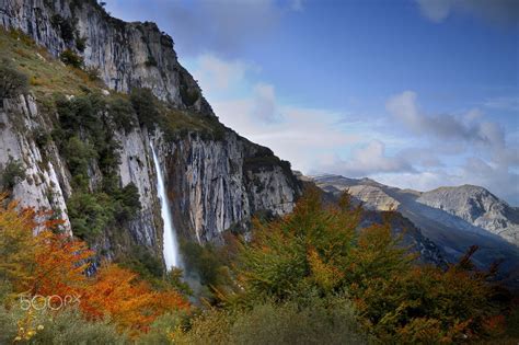 Valles pasiegos - Ason river upwelling. | Rutas de senderismo, Rutas senderismo españa, Cascadas