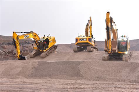 JCB focuses on operator in new excavators - Construction Machinery ...