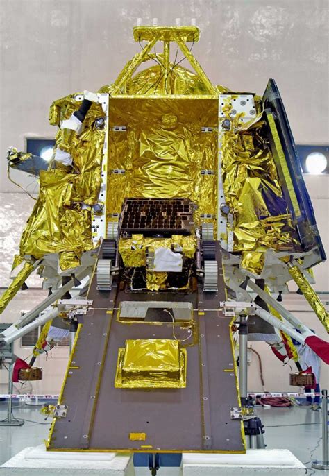 Chandrayaan-2 Pragyan rover Vikram lander (ISRO) 1 crop (c) - TESLARATI