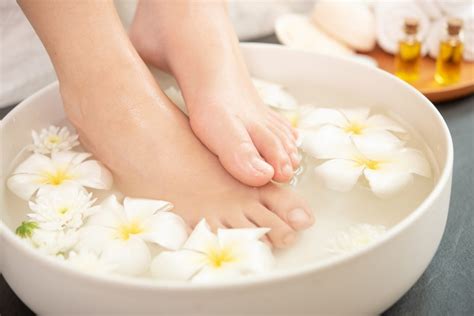 10 Health Benefits of Getting Manicures and Pedicures - Bubblegum ...