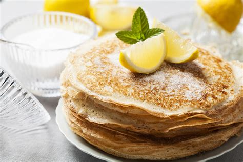 Shrove Tuesday Pancakes With Lemon | Old Farmer's Almanac